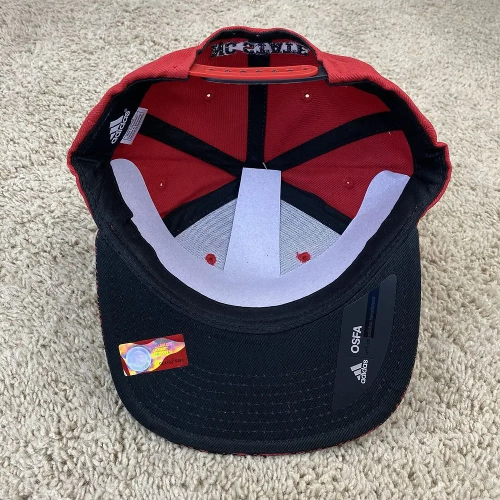 NC State Wolfpack Hat Red Black Abstract Flat Bill SnapBack Team Patch Logo‎ NWT